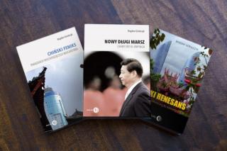 3 książki CHIŃSKI TRYPTYK - Góralczyk - CHIŃSKI FENIKS. Paradoksy wschodzącego mocarstwa / WIELKI RENESANS. Chińska transformacja i jej konsekwencje / NOWY DŁUGI MARSZ. Chiny ery Xi Jinpinga
