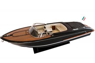 Riva Iseo 82cm - drewniany model włoskiej łodzi motorowej, połączenie tradycji i nowoczesności